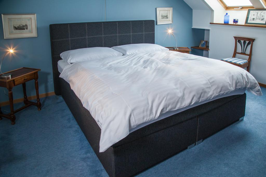 Hotel Les Vieux Toits Neuchatel Bagian luar foto