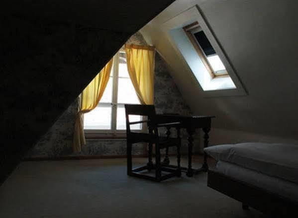 Hotel Les Vieux Toits Neuchatel Bagian luar foto